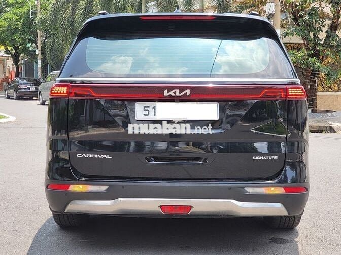Kia Carnival Signature bản full option gia đình sd