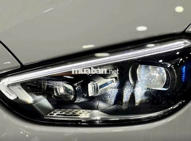 Mercedes-Benz C300 AMG 2025