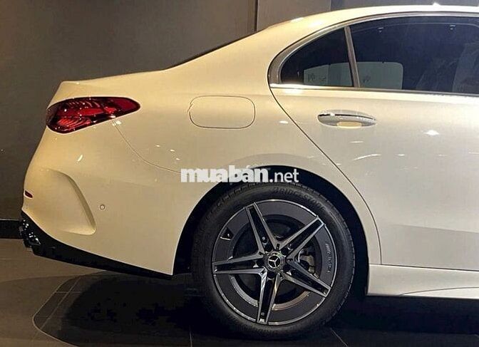 Mercedes-Benz C300 AMG 2025
