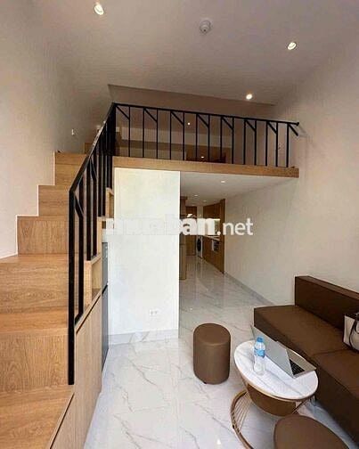 PHÒNG DUPLEX BAN CÔNG NGAY ĐẠI HỌC VĂN LANG