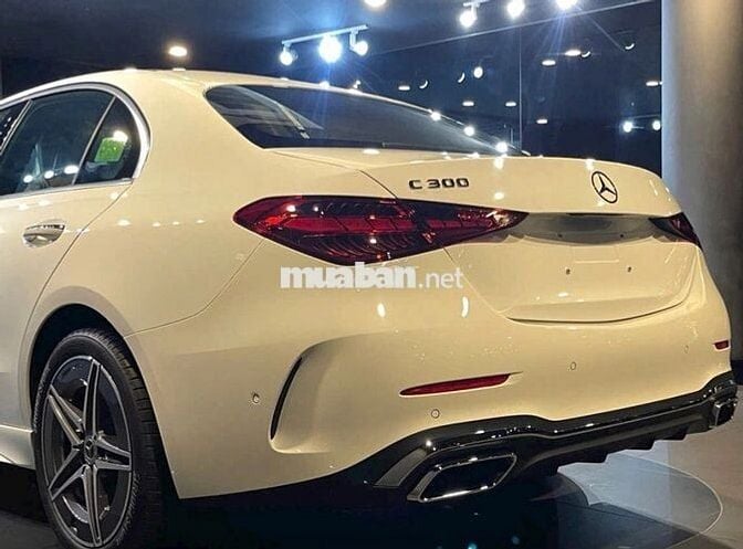 Mercedes-Benz C300 AMG 2025
