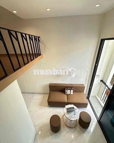 PHÒNG DUPLEX BAN CÔNG NGAY ĐẠI HỌC VĂN LANG