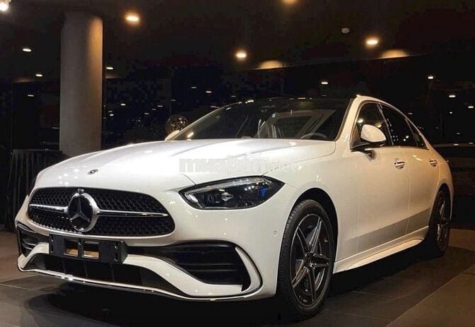 Mercedes-Benz C300 AMG 2025