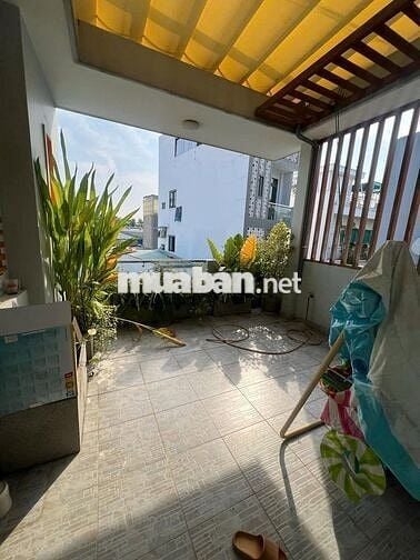CHÍNH CHỦ CẦN BÁN NHÀ PHỐ ĐẸP – FULL NỘI THẤT – 3PN,2WC, SÂN THƯỢNG