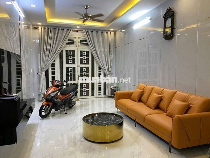 CHÍNH CHỦ CẦN BÁN NHÀ PHỐ ĐẸP – FULL NỘI THẤT – 3PN,2WC, SÂN THƯỢNG