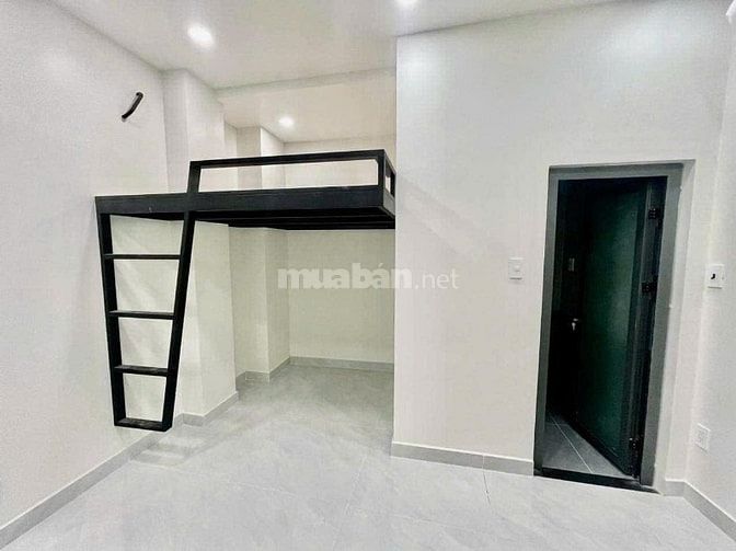 GẤP BÁN HẠ 2 TỶ- NGAY ĐH VĂN LANG- NGANG KHỦNG 10M- 7 TẦNG- 27,xT TL