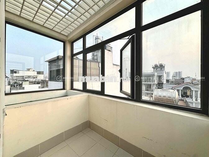 Penthouse ban công, máy giặt riêng, tách bếp, full NT ngay VHU, HUIT