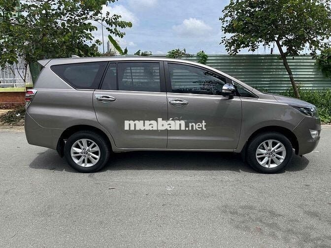 Toyota Innova 2016 2.0E MT.