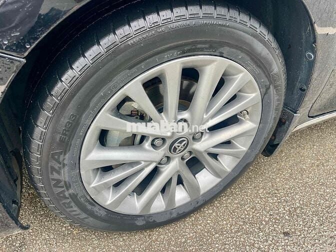 Toyota Camry 2019 2.5Q - 44000 km mới tinh