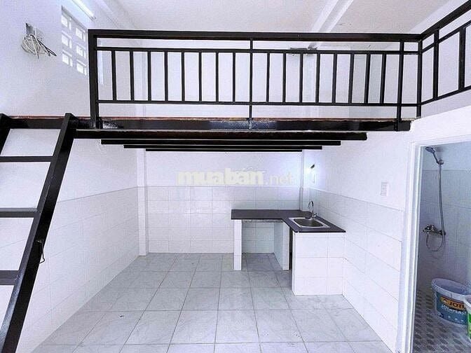 PHÒNG TRỌ CÓ GÁC BAN CÔNG RỘNG THOÁNG CÁCH CÔNG THƯƠNG 350m