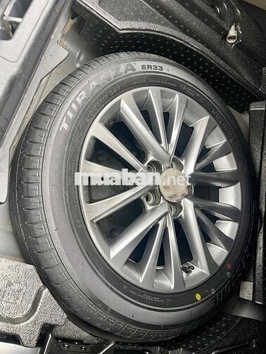 Toyota Camry 2019 2.5Q - 44000 km mới tinh