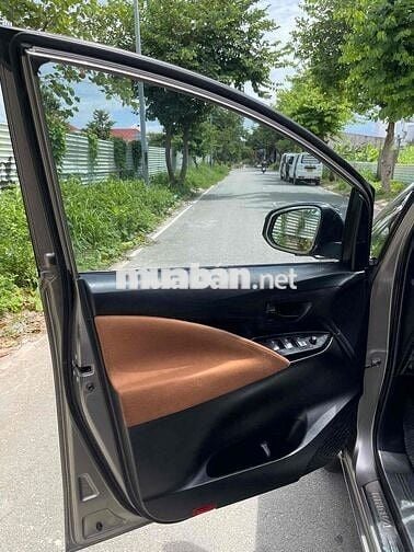 Toyota Innova 2016 2.0E MT.
