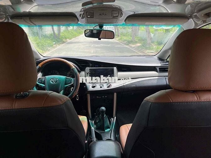 Toyota Innova 2016 2.0E MT.