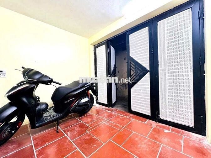 Bán nhà Nghĩa Dũng, dân xây 6 tầng, 15m2, 3.45 tỷ