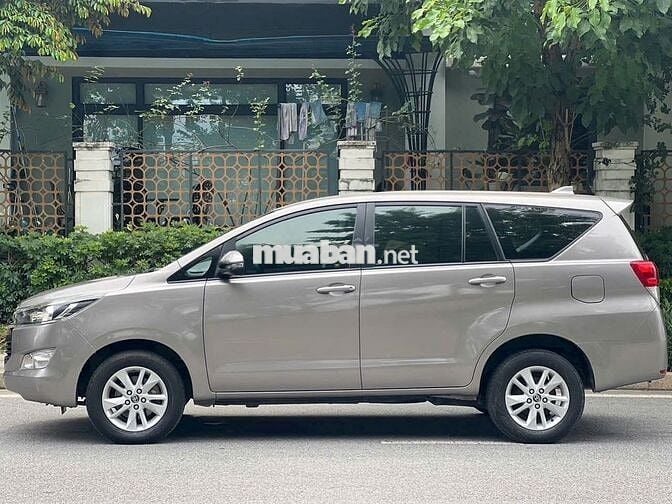 Toyota Innova 2.0G