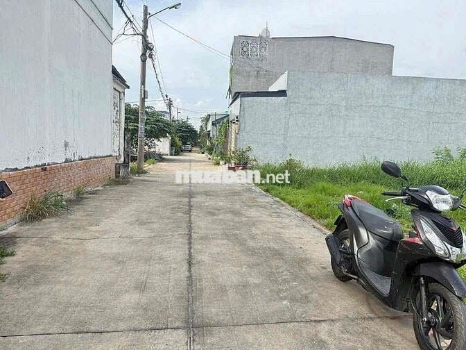 đất bán ngay ngã 4 Ga . Thạnh lọc 17 . 4x17,5m hẻm 7m
