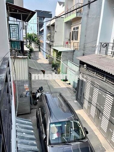 Nhà Đúc 2 Tầng - DT: 4x8 (32m2) - Đường Xe Hơi - Cạnh Ngã Tư Bốn Xã