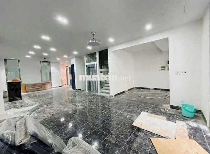 Cho thuê Nhà mới đẹp Cư xá Chu Văn An, p26. Dt. 8x18m 1 hầm 3 lầu st