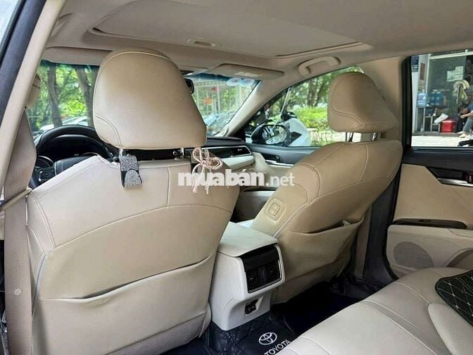 TOYOTA CAMRY 2.5Q HEV
