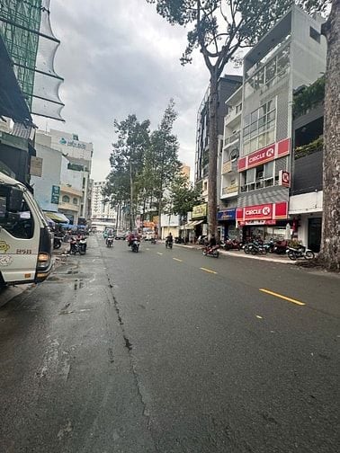 Chính chủ định cư bán gấp toà CHDV 1 Hầm 6 Lầu 35PN Thu Nhập 250tr/th