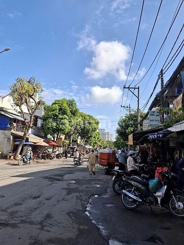 Bán nhà mặt tiền Lê Văn Thịnh Quận 2 giá 21,5 tỷ - Mặt tiền Chợ 