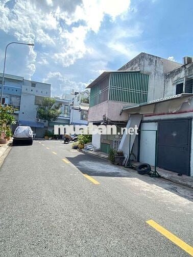 Bán nhà BTT 2MT, có sẵn TN cho thuê