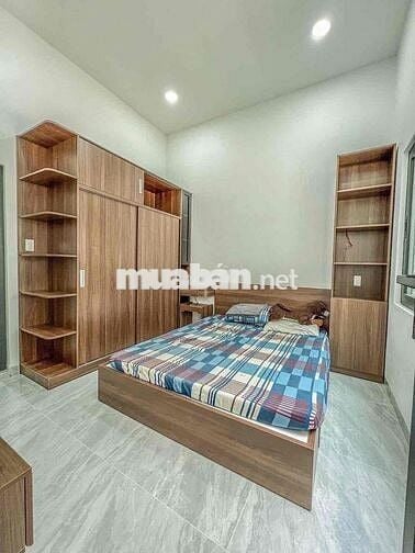 CẦN BÁN NHÀ MỚI XÂY C4 – NGAY CẦU BẠCH ĐẰNG . VỊ TRÍ ĐẸP, KHÍ HẬU MÁT
