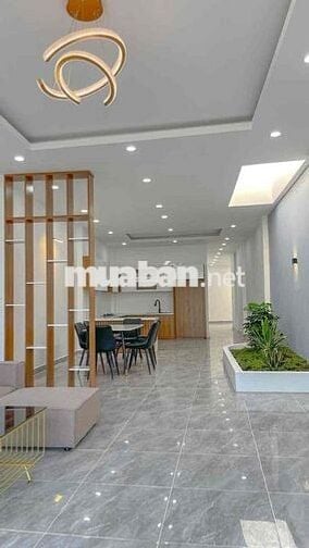CẦN BÁN NHÀ MỚI XÂY C4 – NGAY CẦU BẠCH ĐẰNG . VỊ TRÍ ĐẸP, KHÍ HẬU MÁT