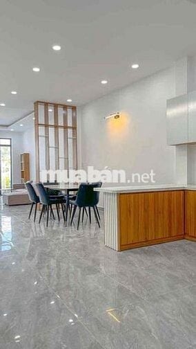 CẦN BÁN NHÀ MỚI XÂY C4 – NGAY CẦU BẠCH ĐẰNG . VỊ TRÍ ĐẸP, KHÍ HẬU MÁT