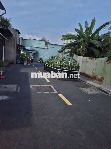 Bán nhà BTT 2MT, có sẵn TN cho thuê