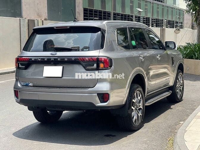 Ford Everest Titanium 4x2 2025 SIÊU MỚI_GÓP 70%
