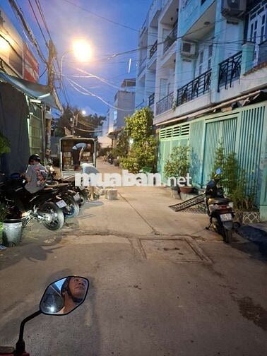 Bán nhà BTT 2MT, có sẵn TN cho thuê