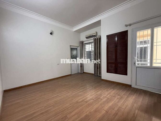 Bán nhà dân xây 42m -4 tầng -4 ngủ _Gần chợ _ Giá tốt