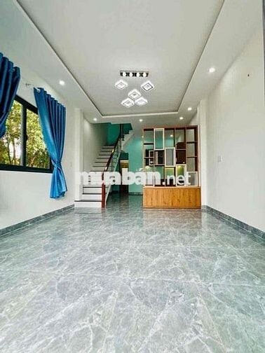 Hàng ngợp,nhà 1 lầu 1 trệt,1 xẹc đường Lê văn tách