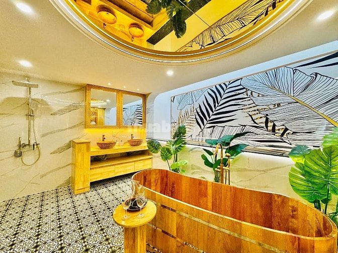 NÉT CĂNG!!! Tuyệt phẩm 5 Lầu THANG MÁY gara đậu 2 xe hơi Quang Trung