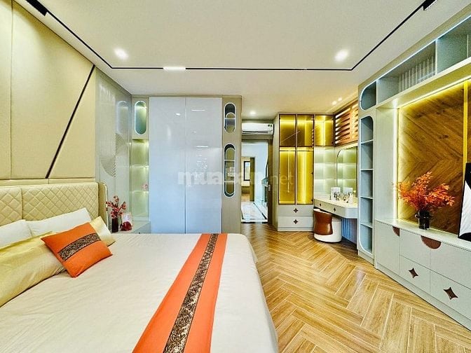NÉT CĂNG!!! Tuyệt phẩm 5 Lầu THANG MÁY gara đậu 2 xe hơi Quang Trung