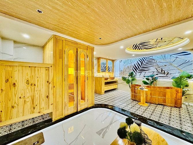 NÉT CĂNG!!! Tuyệt phẩm 5 Lầu THANG MÁY gara đậu 2 xe hơi Quang Trung