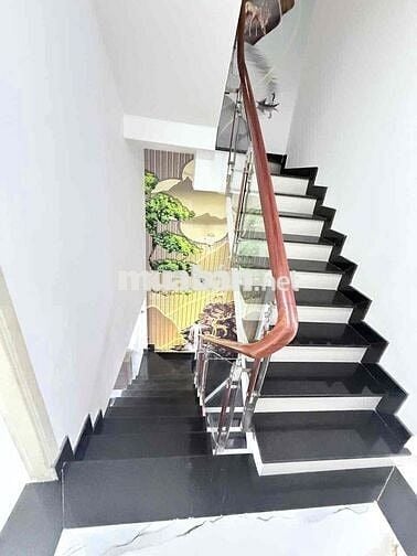 nhà vị trí đẹp mới xách va ly vào ở ngay chỉ 5,150 còn thương l