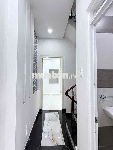 nhà vị trí đẹp mới xách va ly vào ở ngay chỉ 5,150 còn thương l