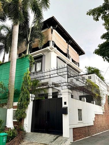Bán biệt thự có hồ bơi Thảo Điền, Quận 2, DT 8x27m, 4 tầng, HĐT cao