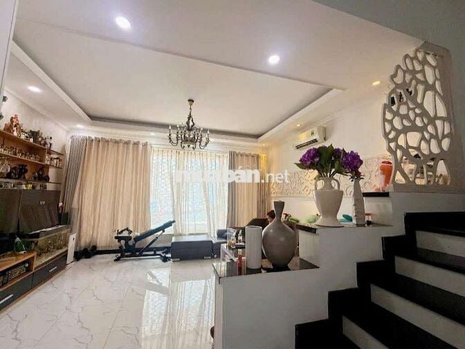 NHÀ 3 TẦNG ĐẸP — HẬU GIANG PHƯỜNG 12  (5,6m x 14m)