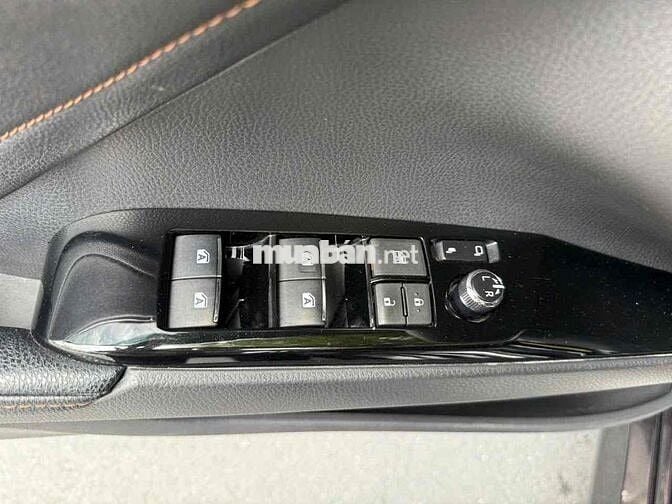 Toyota Camry 2.0 G đời cuối 2021