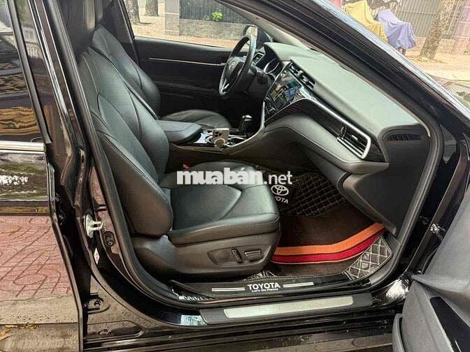 Toyota Camry 2.0 G đời cuối 2021