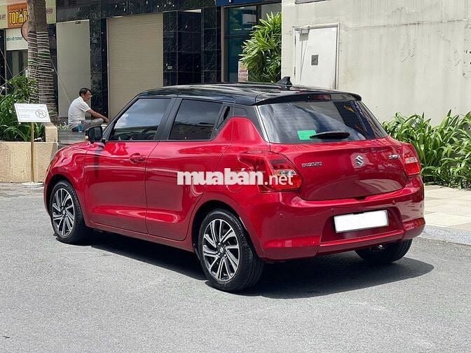 SUZUKI SWIFT GLX 2023- 9600 km