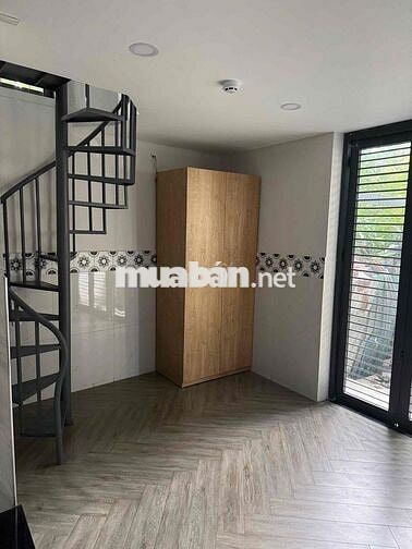 TRỐNG MẶT BẰNG MẶT TIỀN - CÓ SÂN RIÊNG  NGAY BÌNH LỢI