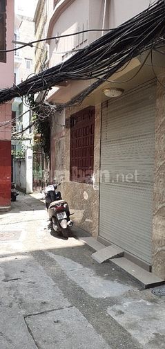 Bán nhà ngõ đê tô hoàng phố bạch mai, phường BM trung tâm HBT hà nội. 