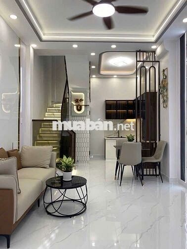Bán nhà hẻm Lò Gốm, 3 tầng, ngang 3,7m dài 8m, chỉ 4,2 tỷ
