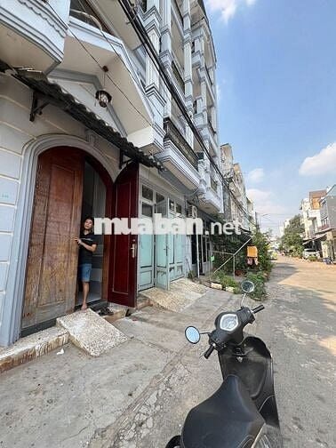 TRọ 2tr2- Cửa sổ trời- Thoáng, NVS rộng