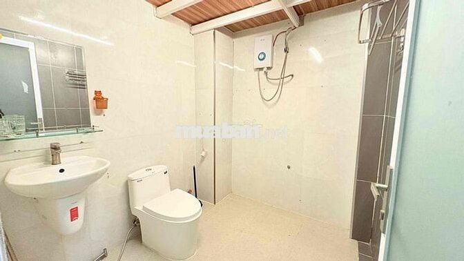 CHÍNH CHỦ CHO THUÊ CHDV GÁC CAO 2Mét NGAY ĐH VĂN LANG Ở 3-4 NGƯỜI