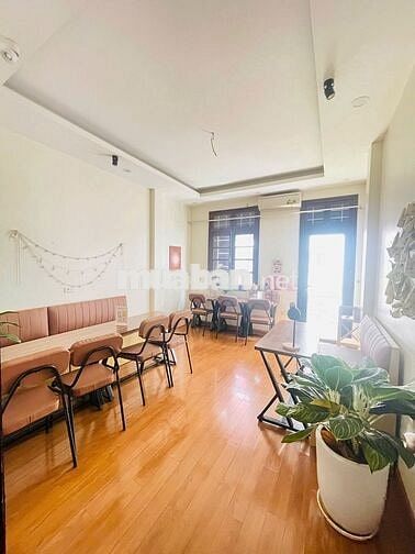 Cho thuê nhà mặt ngõ 168 đường Trung Kính, Dt 55m2 x 5 tầng, nhà đẹp